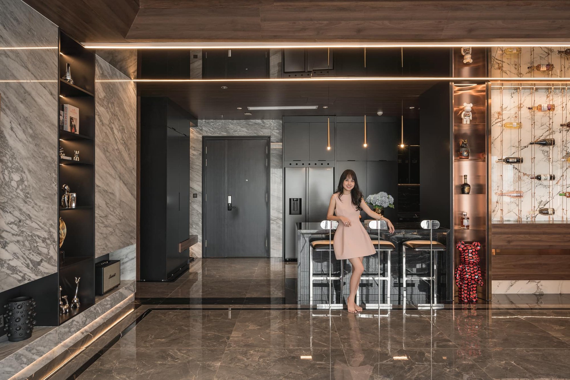 Mệt mỏi vì bị chủ nhà đòi nhà thuê, vợ chồng trẻ tậu luôn căn Duplex Penthouse sang chảnh - Ảnh 1.