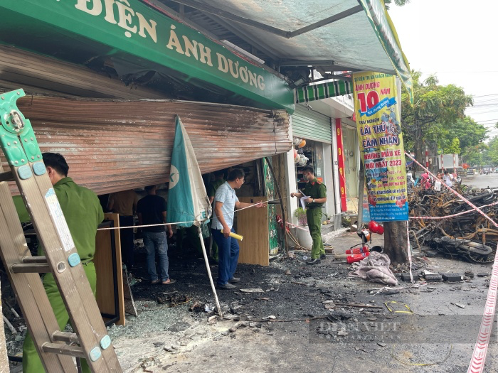 Hiện trường tan hoang sau hoả hoạn 3 người trong cùng gia đình tử vong thương tâm ở Hà Nội - Ảnh 2.