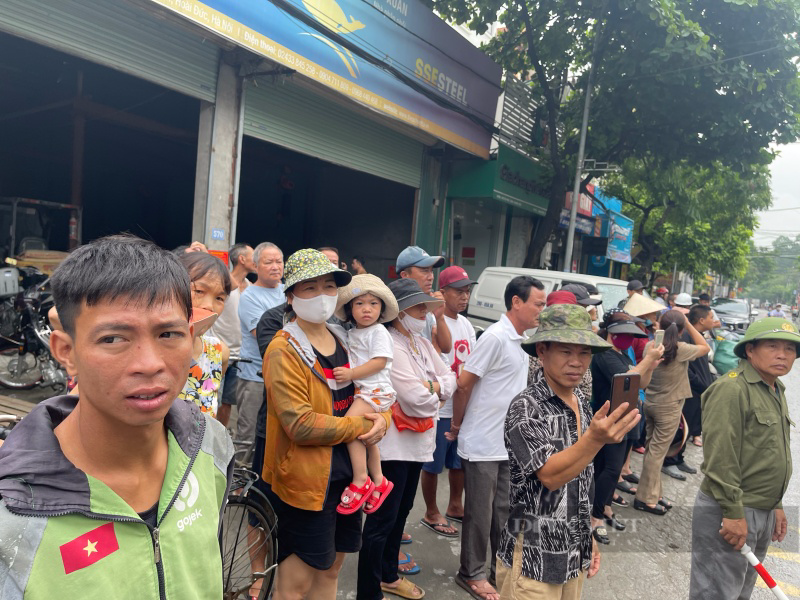 Hiện trường tan hoang sau hoả hoạn 3 người trong cùng gia đình tử vong thương tâm ở Hà Nội - Ảnh 10.
