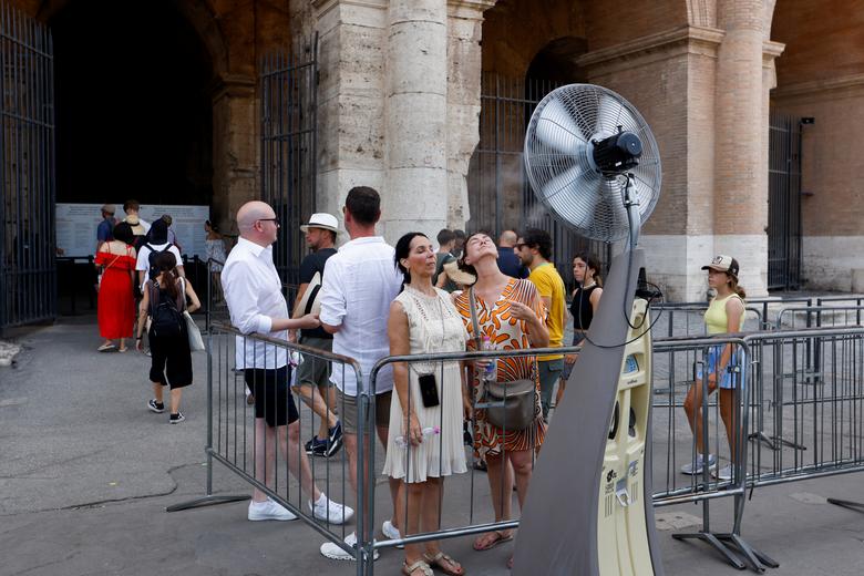 Italy ghi nhận tình trạng nắng nóng 47 độ C, rất bất thường trong nhiều năm trở lại đây - Ảnh 6.