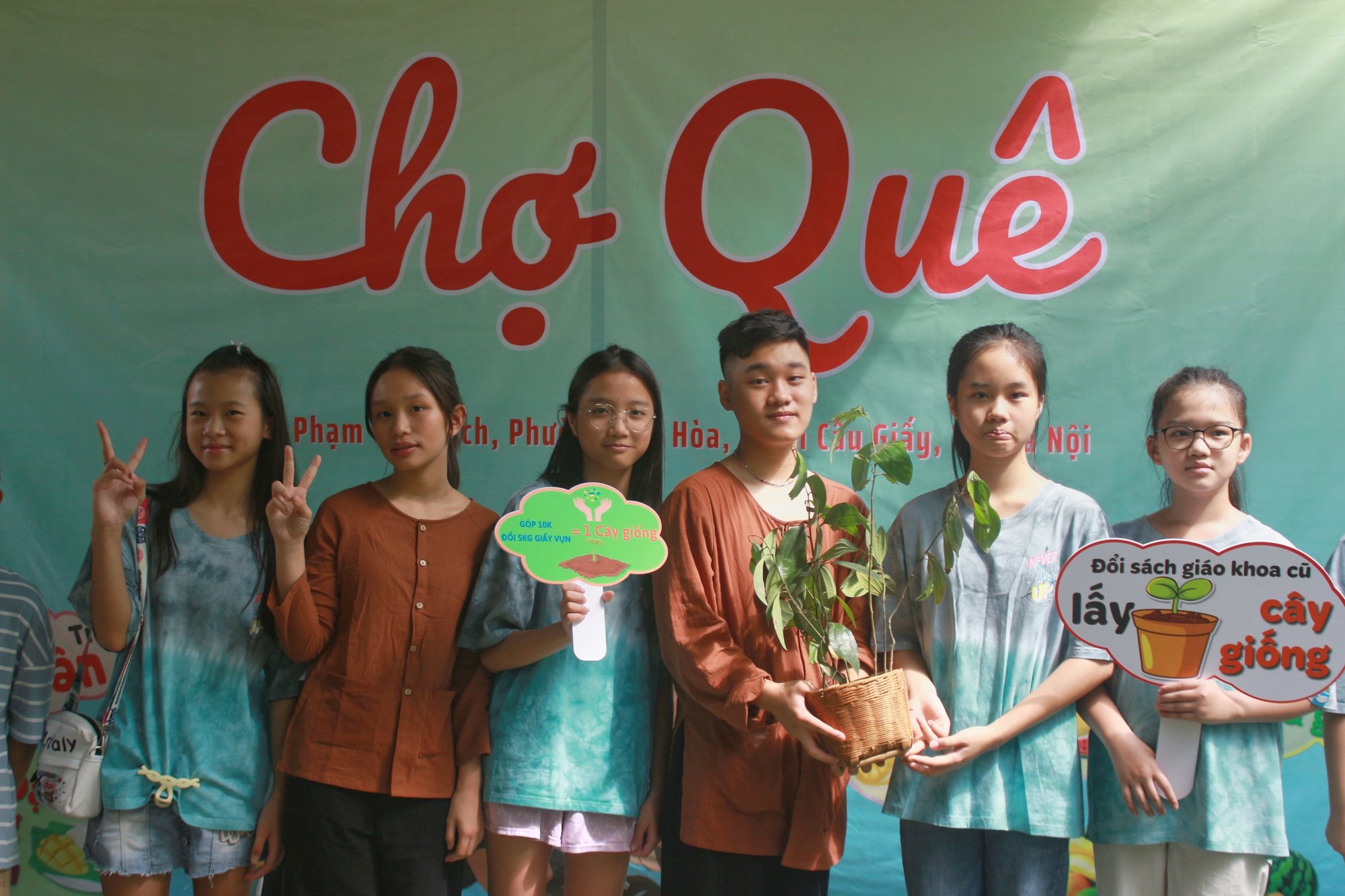 Đổi sách cũ lấy cây giống - Niềm vui lớn từ những việc làm nhỏ - Ảnh 7.
