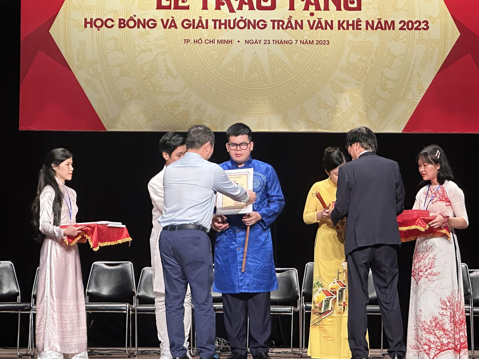NSƯT, nhạc sĩ Nguyễn Văn Đời nhận giải thưởng Trần Văn Khê - Ảnh 2.