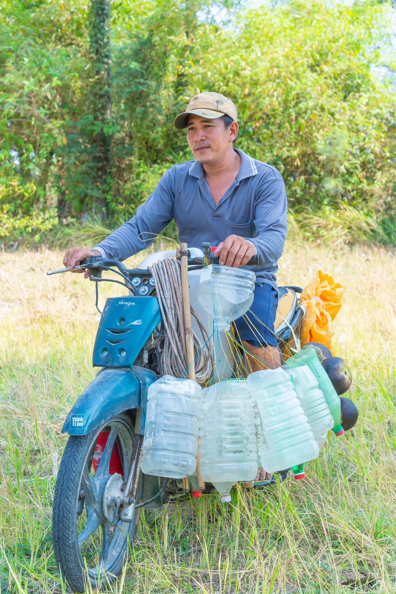 Khám phá nghề ăn cơm dưới đất, làm việc trên trời ở miền Tây - Ảnh 5.