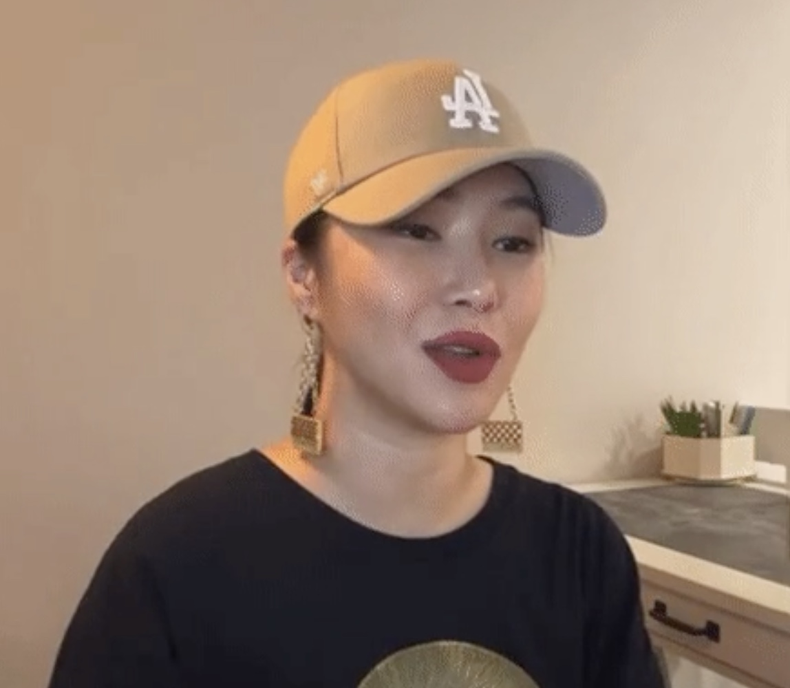 Hương Tràm phản ứng thế nào khi khán giả liên tục hỏi về tin đồn cô bí mật sinh con tại Mỹ? - Ảnh 1.