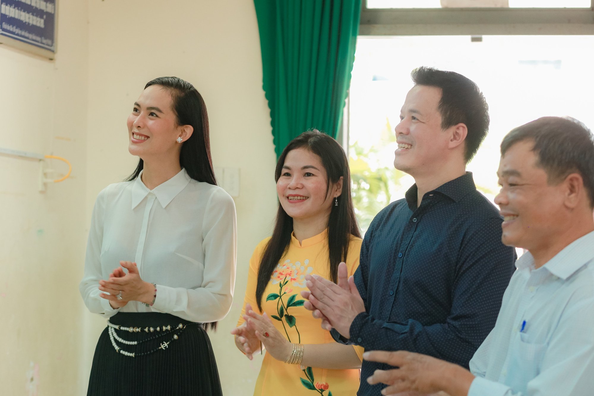 Cháu nội liệt sĩ Đặng Công Bỉnh về tận ngôi trường mang tên ông mình để tưởng nhớ về ông theo cách đặc biệt - Ảnh 3.