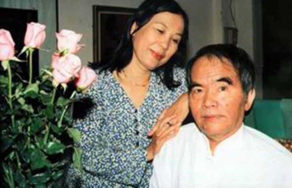 Cuộc hôn nhân vừa lãng mạn, vừa xót xa của nhà văn Hoàng Phủ Ngọc Tường và nhà thơ Lâm Thị Mỹ Dạ  - Ảnh 1.