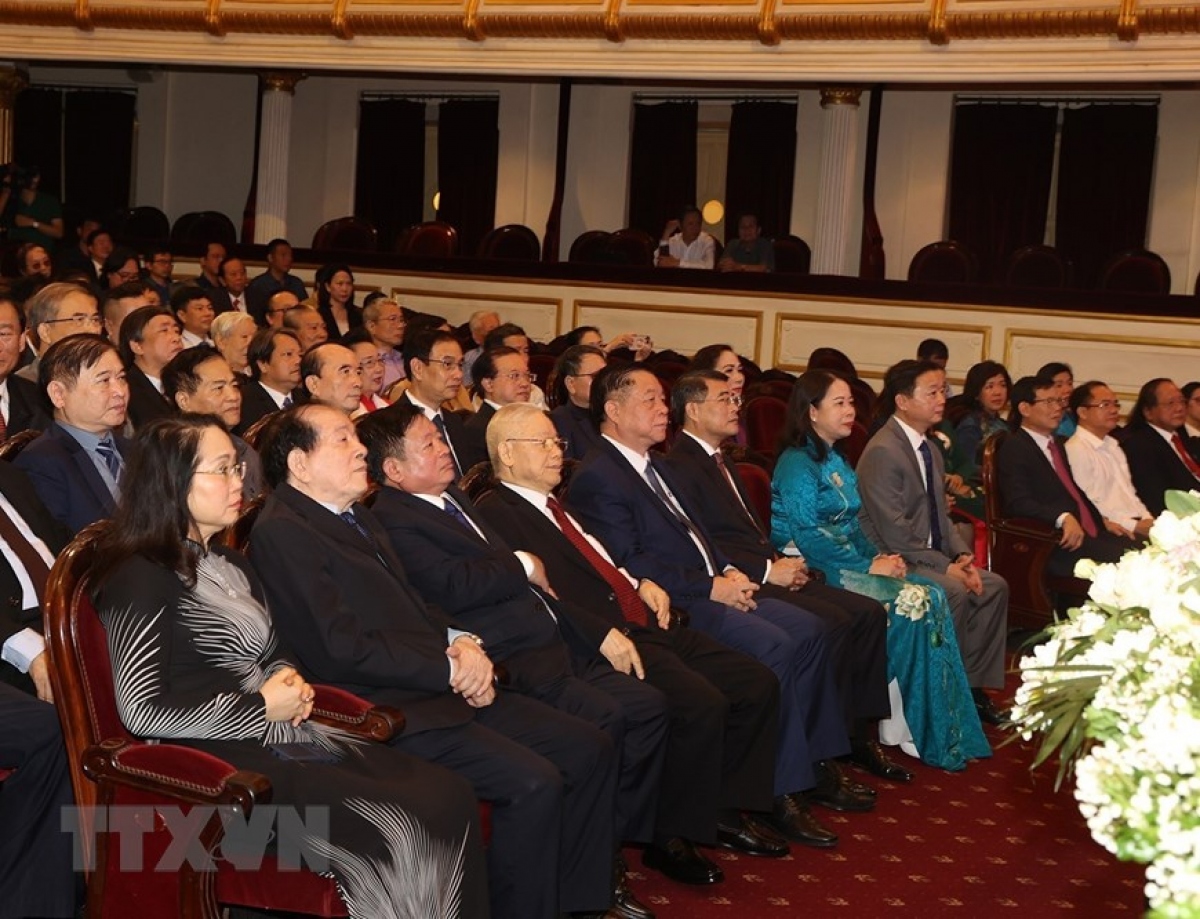 Tổng Bí thư dự lễ kỷ niệm 75 năm thành lập Liên hiệp các Hội Văn học nghệ thuật Việt Nam - Ảnh 7.