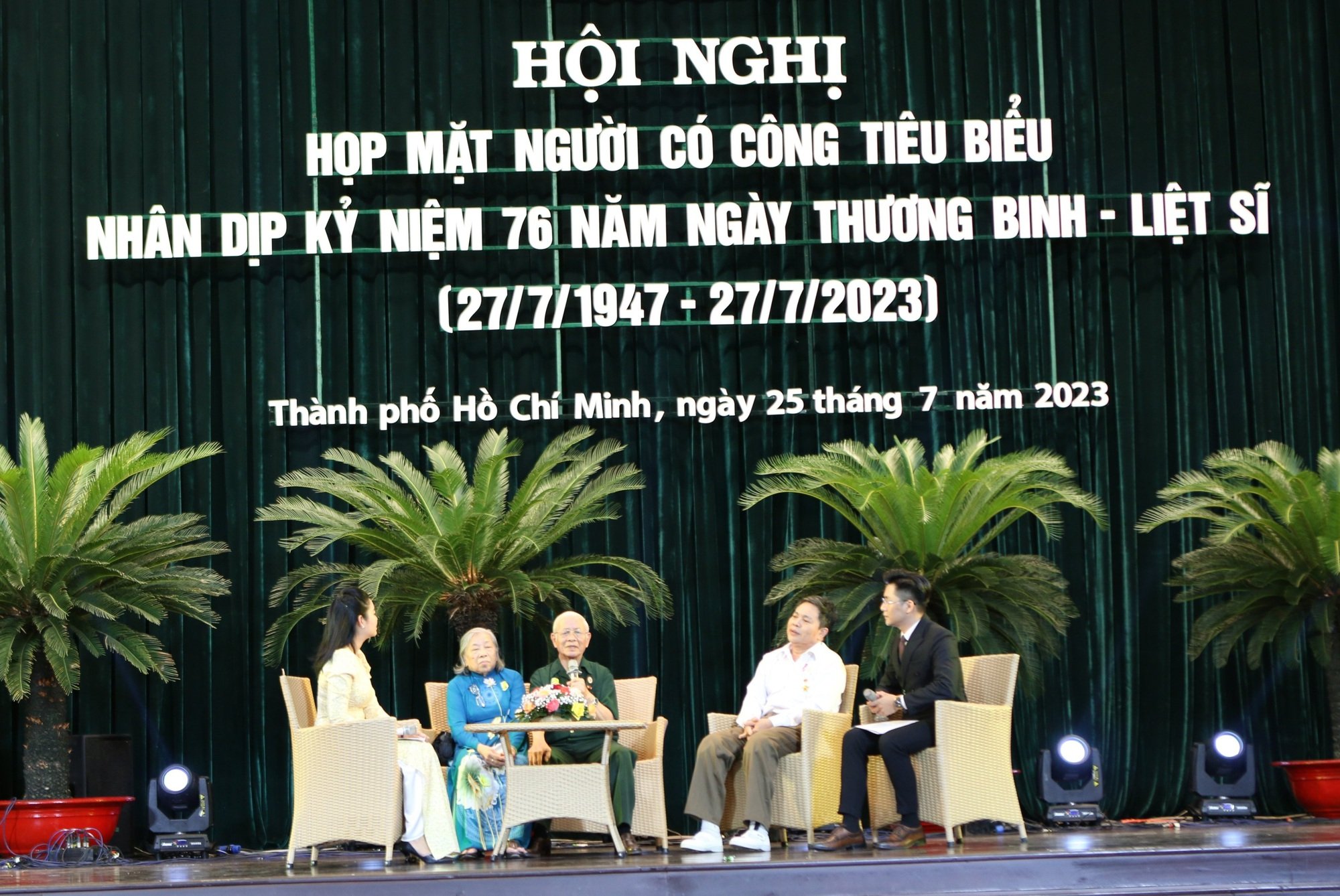 TP.HCM tri ân những người có công, không tiếc máu xương cho Tổ quốc - Ảnh 1.