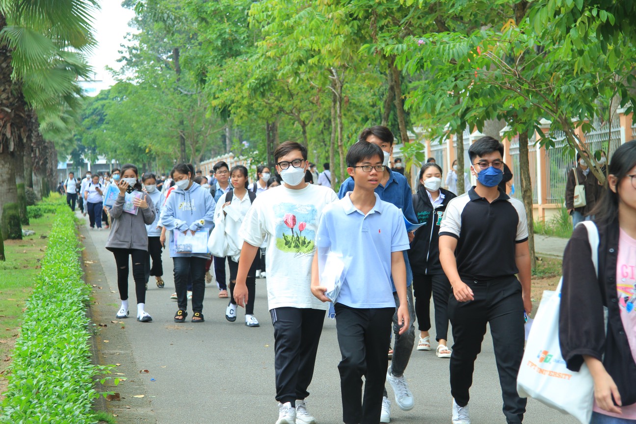 Có một nhóm ngành thí sinh ít biết đến: Được săn đón khi chưa ra trường, đi làm với lương cao  - Ảnh 9.