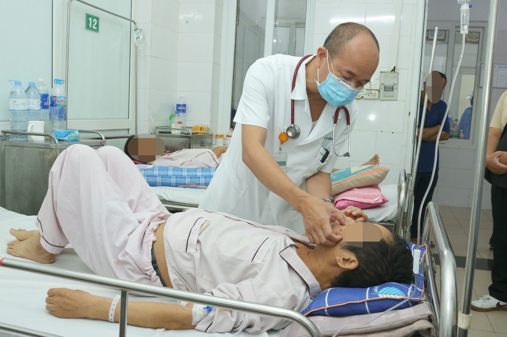 Suy gan, ung thư gan vì bỏ điều trị viêm gan B, C giữa chừng - Ảnh 2.