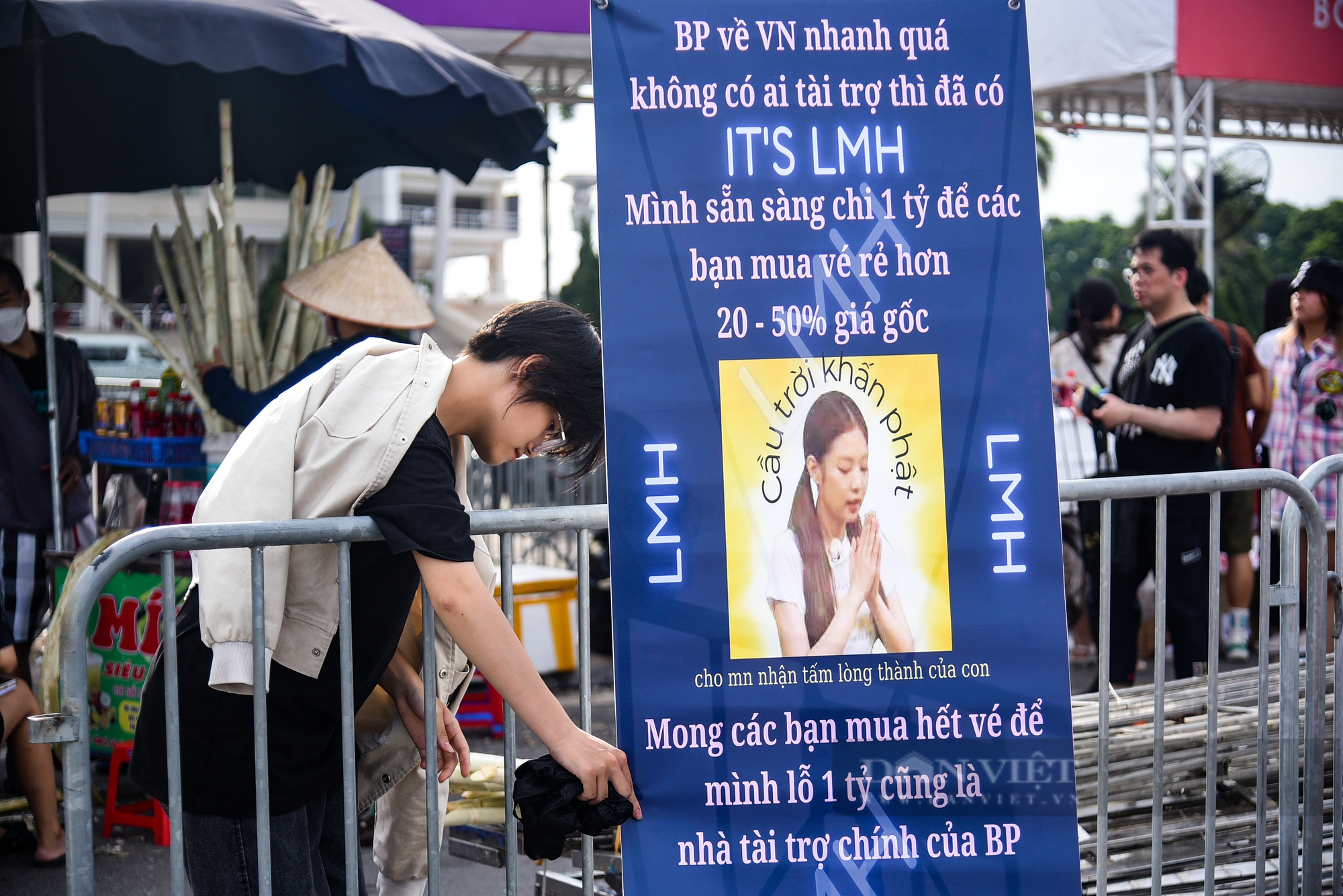Một ngày trước show diễn BlackPink, phe vé đua nhau &quot;xả lỗ&quot; - Ảnh 3.