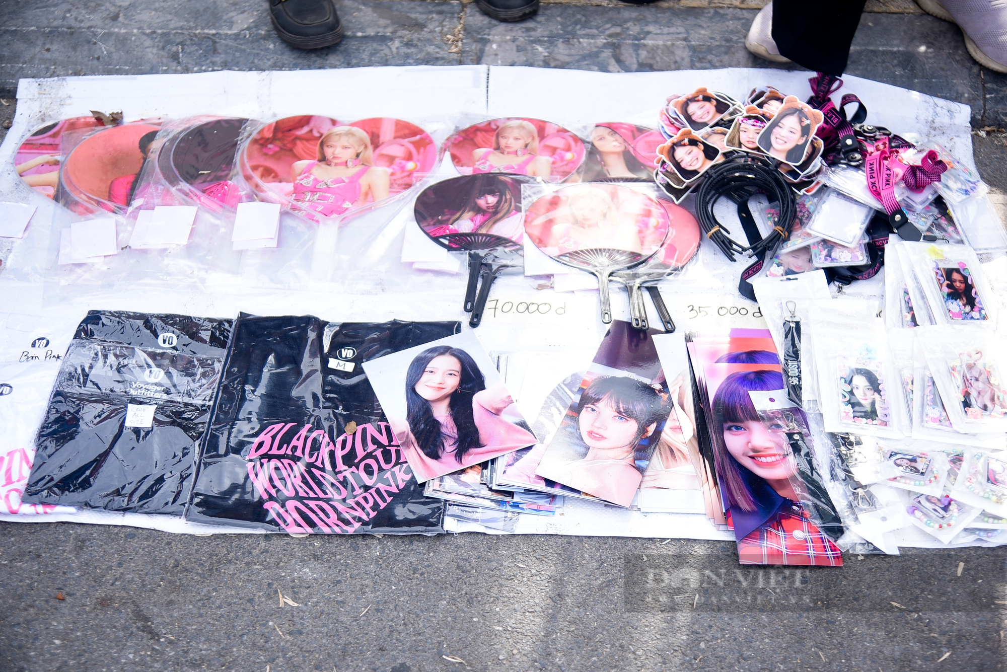 Một ngày trước show diễn BlackPink, phe vé đua nhau &quot;xả lỗ&quot; - Ảnh 8.