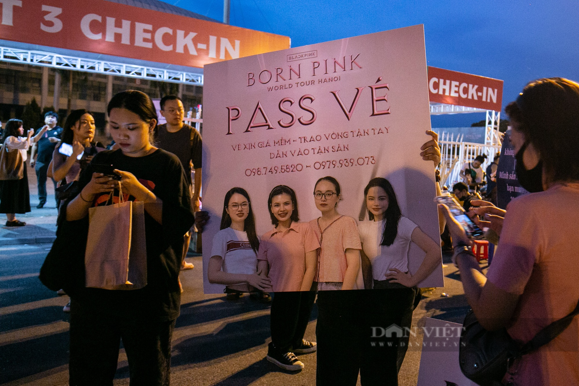 Một ngày trước show diễn BlackPink, phe vé đua nhau &quot;xả lỗ&quot; - Ảnh 10.