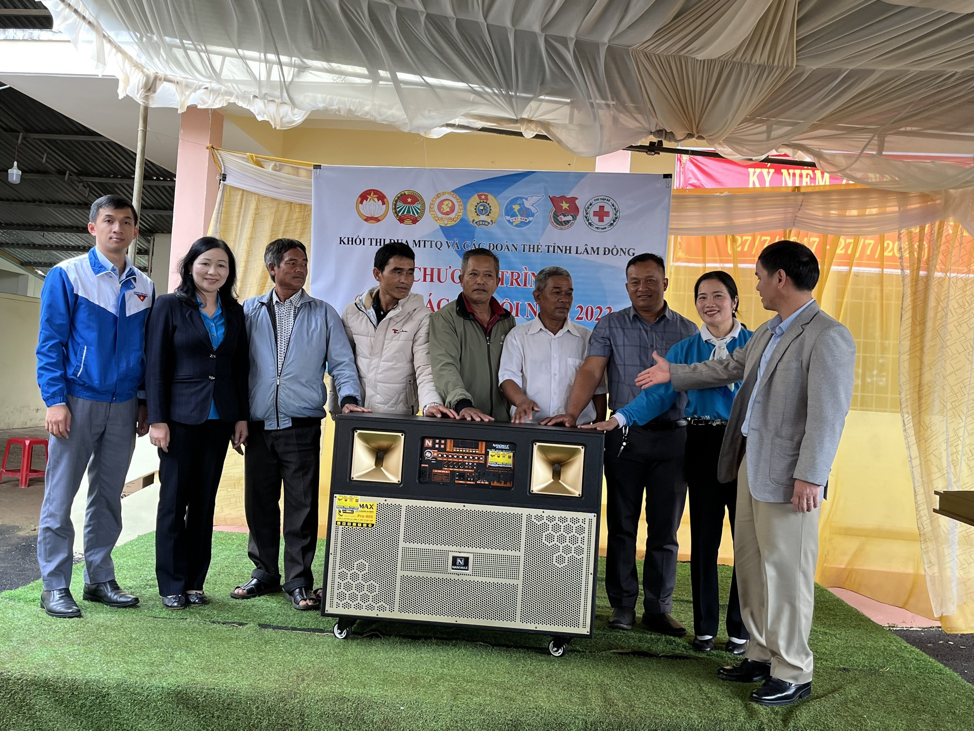 Hội Nông dân tỉnh Lâm Đồng phối hợp tổ chức nhiều hoạt động xã hội, hỗ trợ người nghèo - Ảnh 4.
