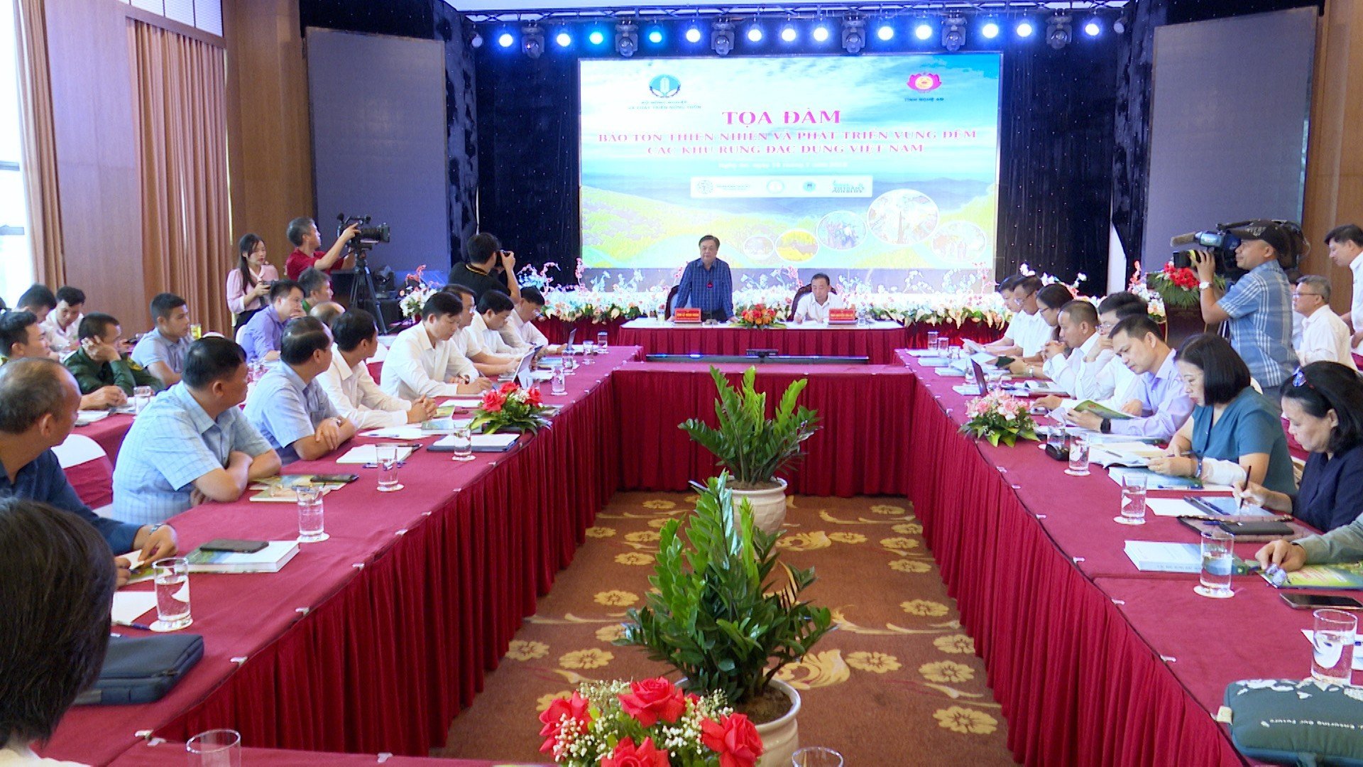 Một xã của tỉnh Hòa Bình có 50 lương y, người dân giàu có, sung túc nhờ phát huy giá trị đa dụng của rừng - Ảnh 1.