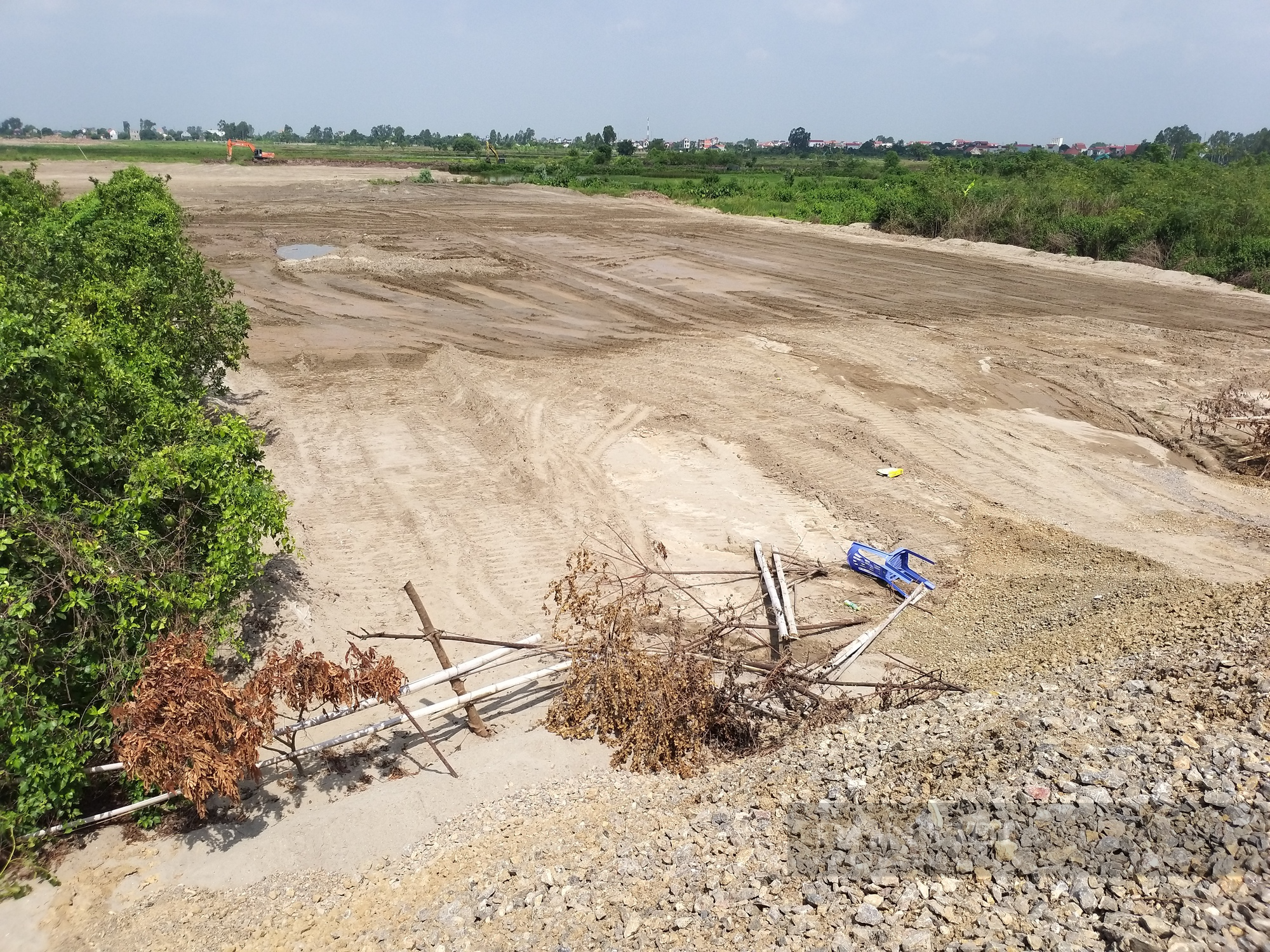 Hưng Yên: Chưa bồi thường, doanh nghiệp đã san lấp ao, vườn, nông dân Việt Nam xuất sắc kêu cứu - Ảnh 4.