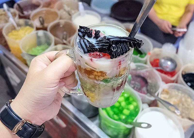 Đồ uống vỉa hè: Siêu rẻ, siêu nguy hiểm - Ảnh 1.