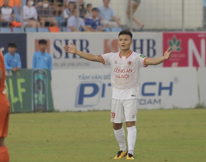 &quot;Bom tấn&quot; Quang Hải liệu có thành &quot;bom xịt&quot; khi trở lại V.League? - Ảnh 1.