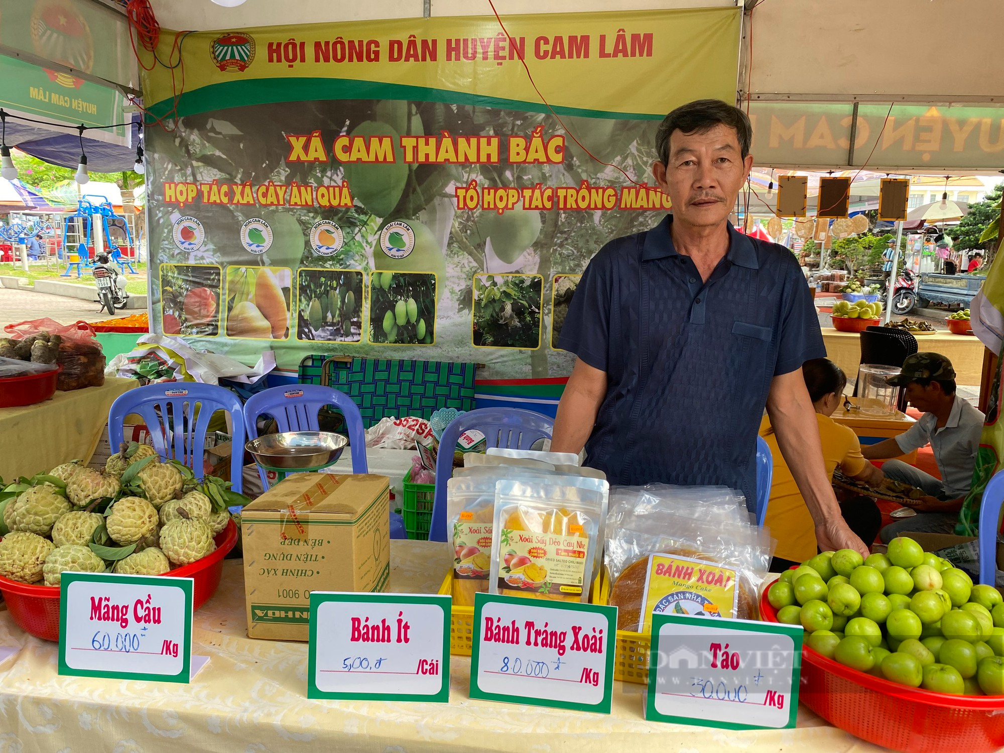 Phiên chợ nông sản và sản phẩm OCOP thu hút trên 10.500 lượt khách đến tham quan và mua sắm  - Ảnh 1.