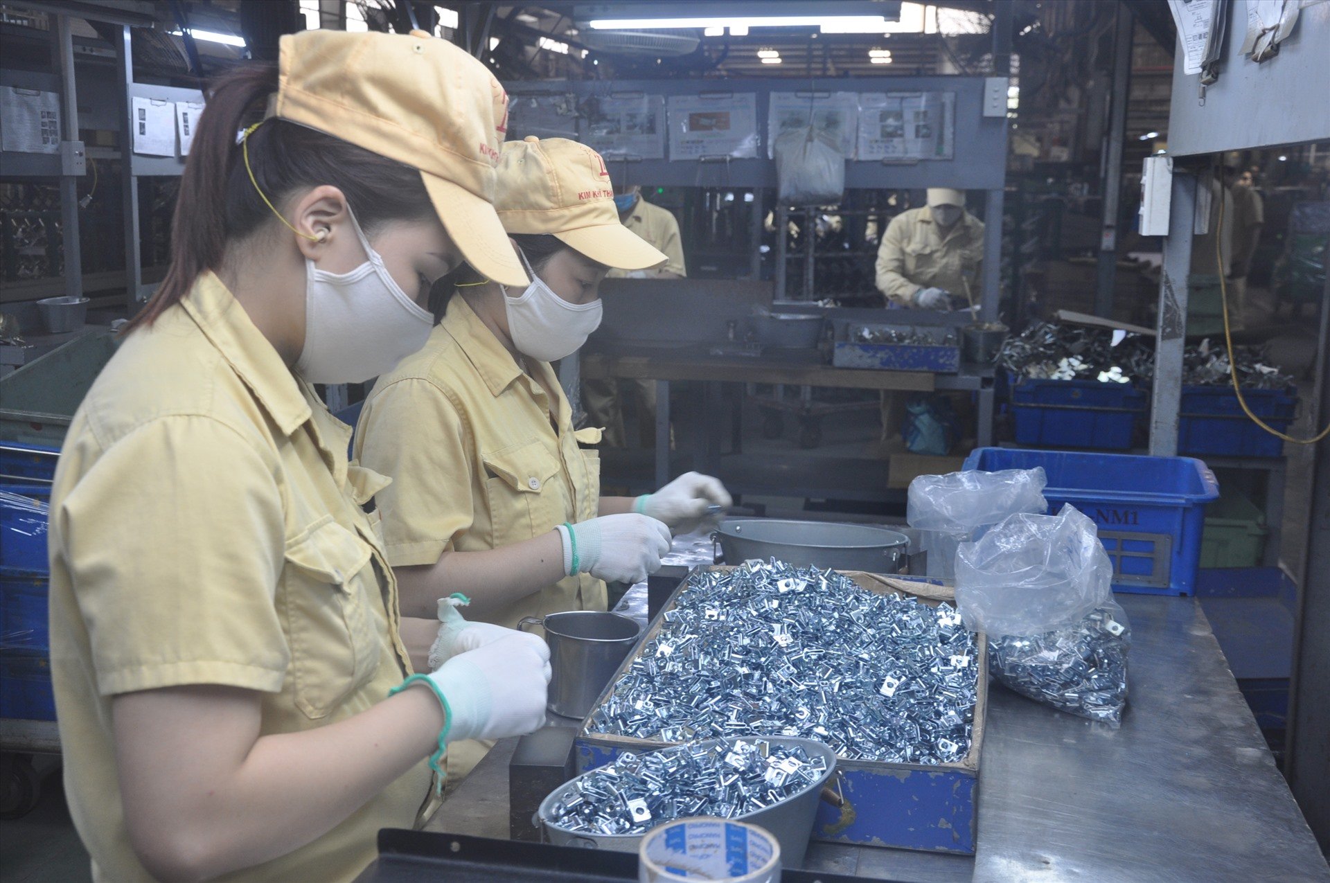 Khuyến khích thực hiện tuần làm việc 40 giờ đối với người lao động - Ảnh 1.