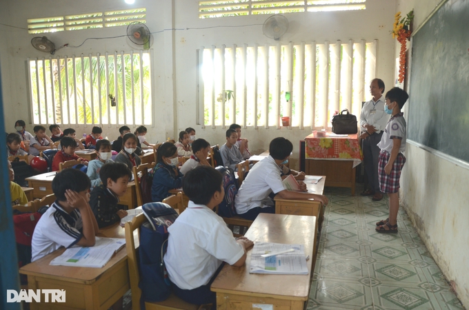 Đoàn giám sát của Quốc hội: Chế độ giáo viên không tương xứng với công sức - Ảnh 2.