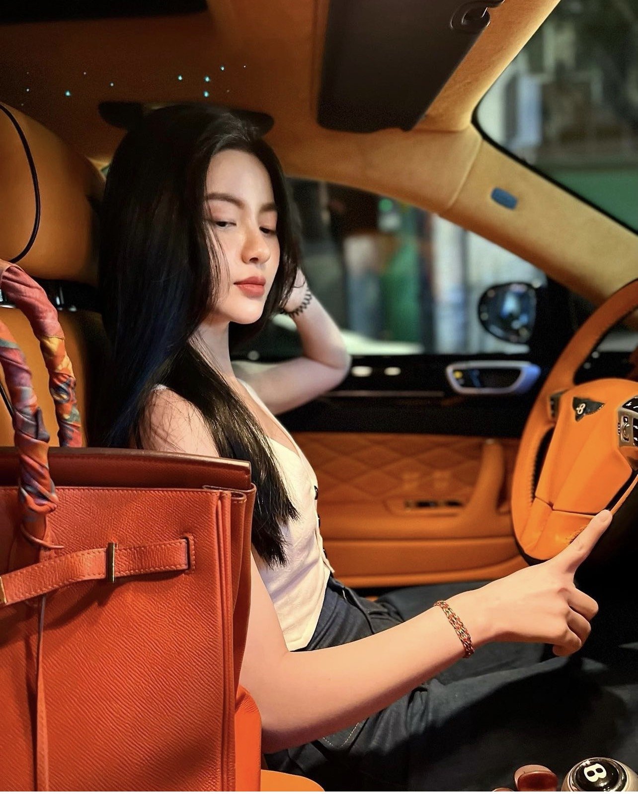 Chiêm ngưỡng nhan sắc hot girl Chu Thanh Huyền - bạn gái Quang Hải - Ảnh 2.