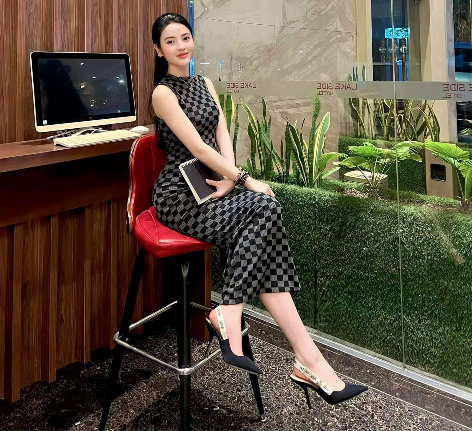 Chiêm ngưỡng nhan sắc hot girl Chu Thanh Huyền - bạn gái Quang Hải - Ảnh 3.