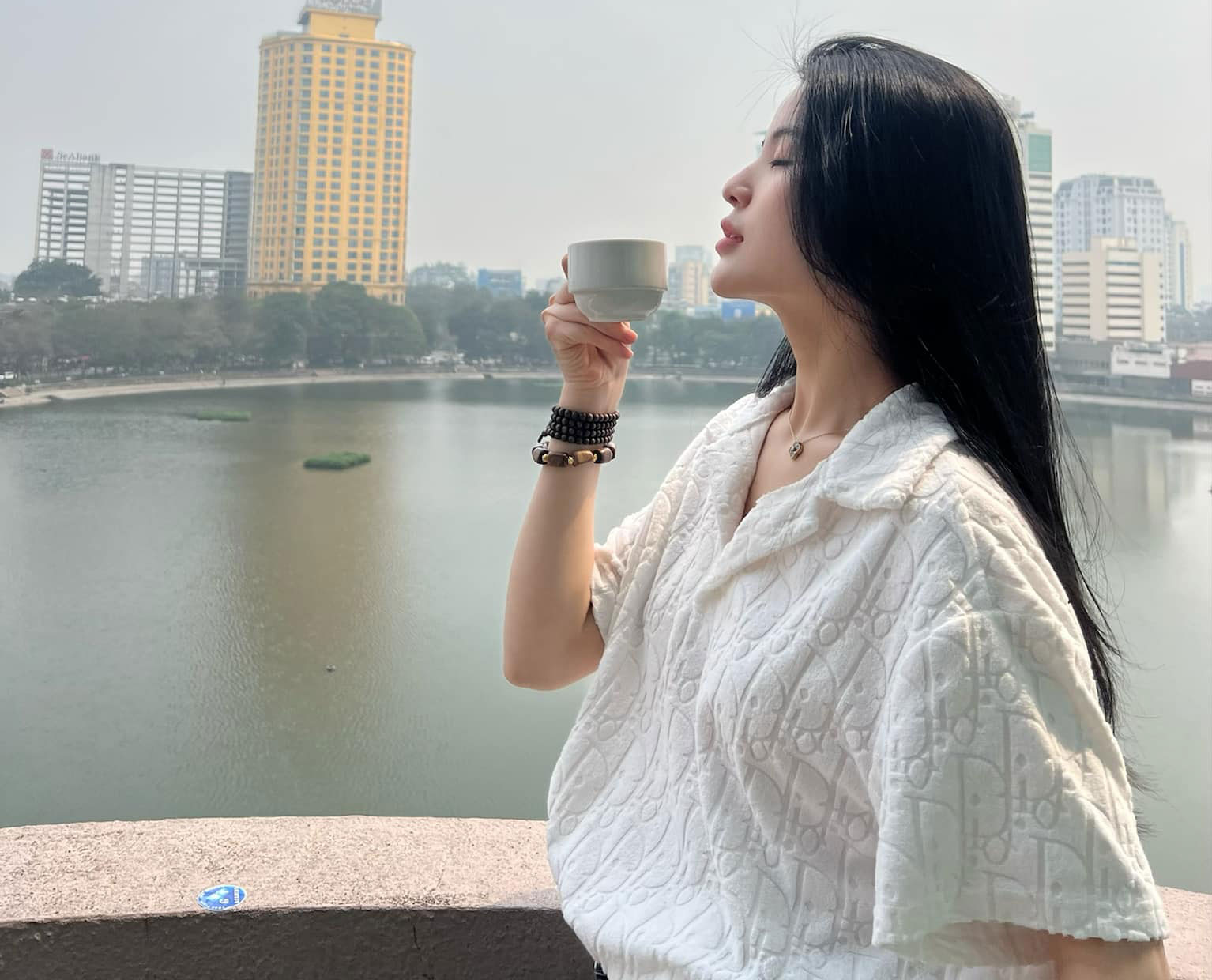 Chiêm ngưỡng nhan sắc hot girl Chu Thanh Huyền - bạn gái Quang Hải - Ảnh 4.
