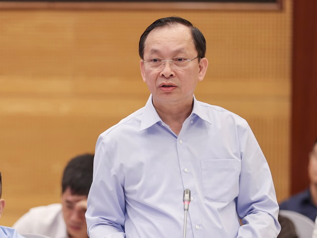 Nghịch lý: Tín dụng tăng chậm hơn khi lãi suất giảm nhanh, ngân hàng &quot;thừa&quot; tiền - Ảnh 1.
