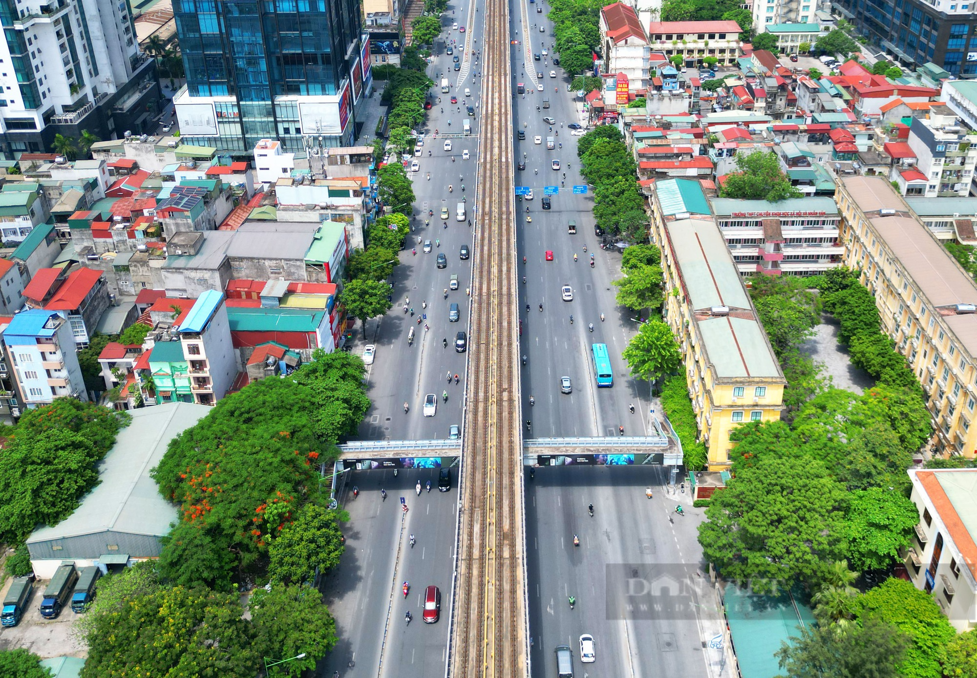 Lộn xộn phân làn đường Nguyễn Trãi: Có cũng như không - Ảnh 1.