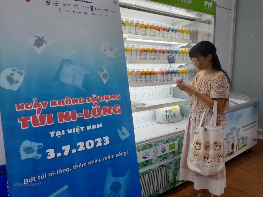 Nhà máy chủ động giảm nhựa, cửa hàng bớt túi nylon - TH kiên tâm trên con đường kinh tế xanh - Ảnh 3.
