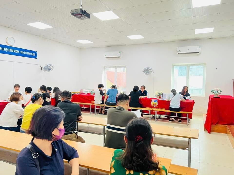 Thi trượt lớp 10 công lập: Nhiều trường tư &quot;đóng cổng&quot; nhưng nhiều trường vẫn còn chỉ tiêu - Ảnh 5.