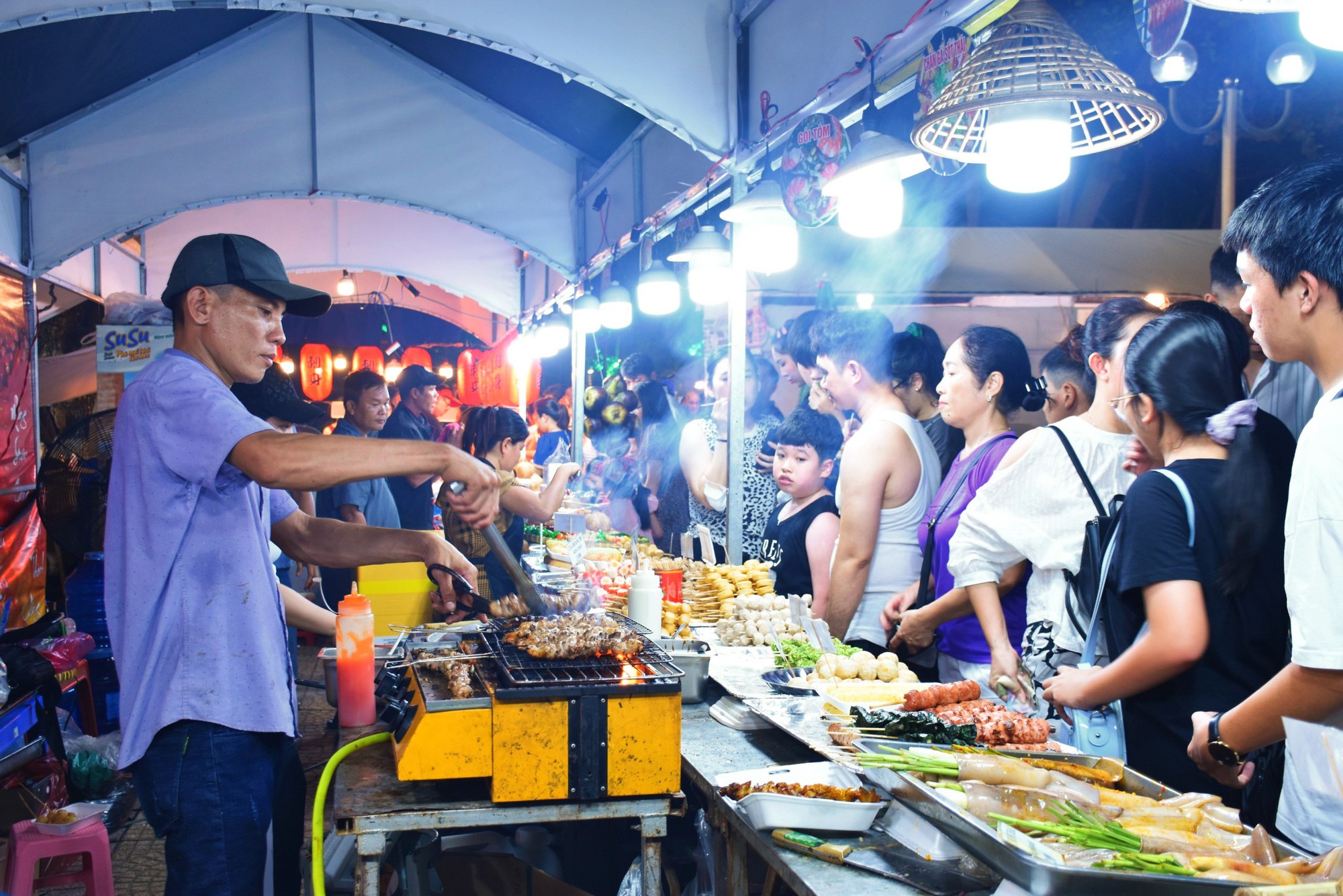 Phê duyệt đề án phát triển kinh tế ban đêm ở Khánh Hòa - Ảnh 1. Phê duyệt đề án phát triển kinh tế ban đêm ở Khánh Hòa - Ảnh 1.