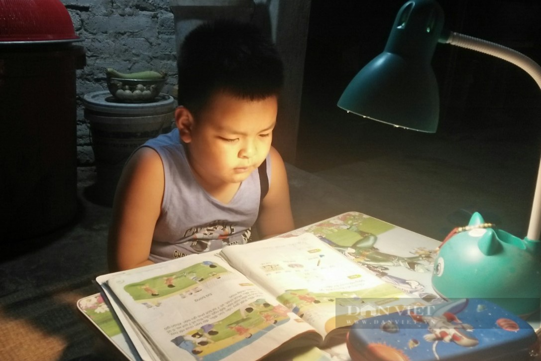 Gia đình hoàn cảnh rơi nước mắt cảm ơn Báo NTNN/Điện tử Dân Việt kết nối, hỗ trợ trong lúc khó khăn - Ảnh 1.