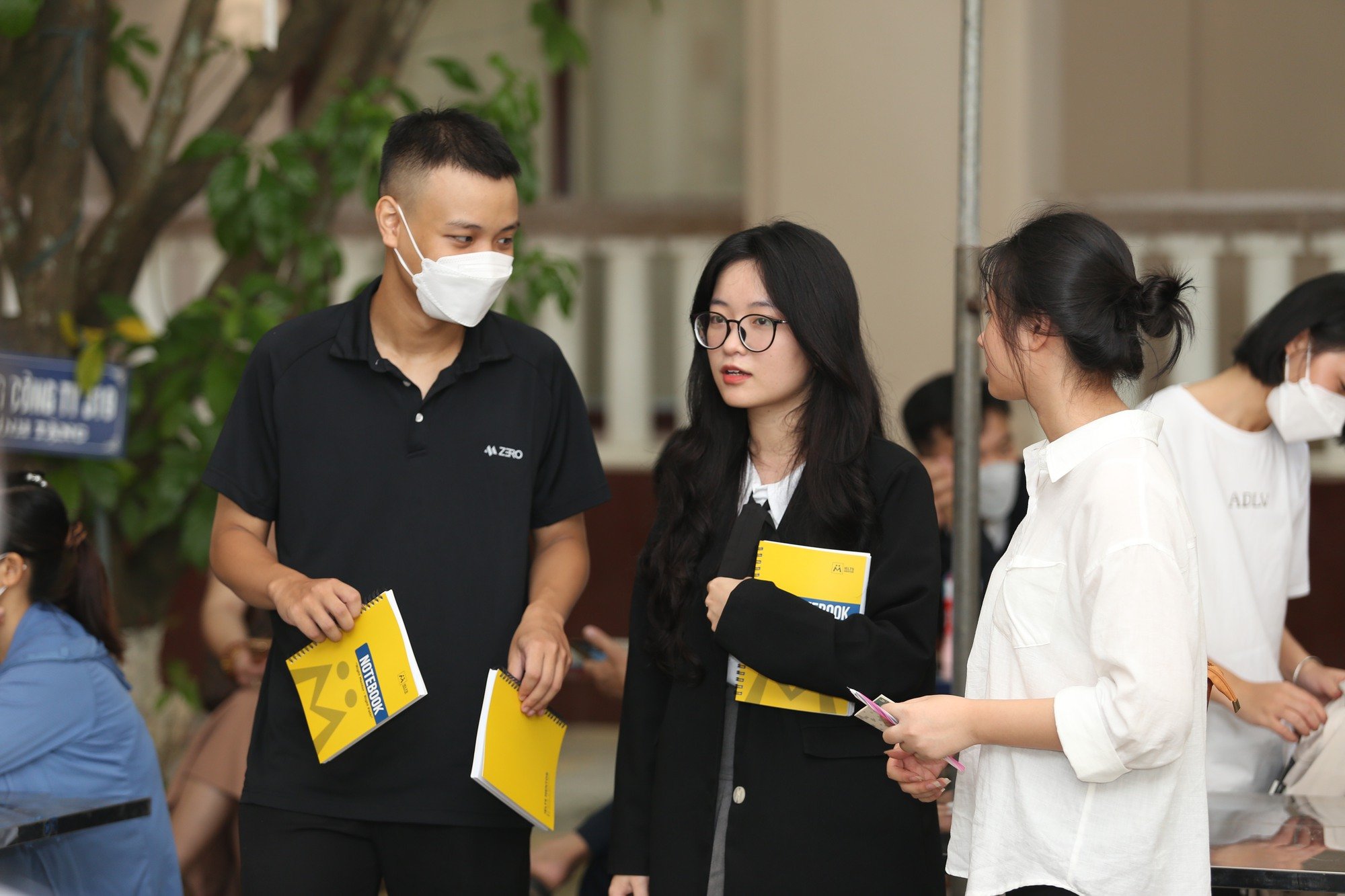 Điểm chuẩn Học viện Ngân hàng 2023: Ngỡ ngàng điểm chuẩn “ngành học vô dụng” cao chót vót - Ảnh 1.
