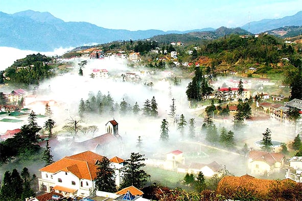Ba ngọn núi cao ở Vĩnh Phúc gần Hà Nội thôi, mùa hè trời đang nóng lên tơi nơi mát hẳn, đẹp như phim - Ảnh 2.