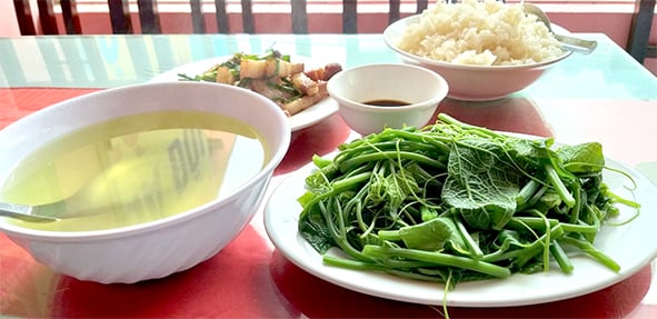 Ba ngọn núi cao ở Vĩnh Phúc gần Hà Nội thôi, mùa hè trời đang nóng lên tơi nơi mát hẳn, đẹp như phim - Ảnh 3.