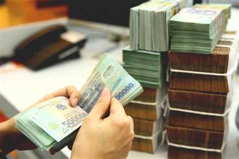 48,2% tổ chức tín dụng dự báo mặt bằng rủi ro khách hàng sẽ tăng trong năm 2023 - Ảnh 2. 48,2% tổ chức tín dụng dự báo mặt bằng rủi ro khách hàng sẽ tăng trong năm 2023 - Ảnh 2.