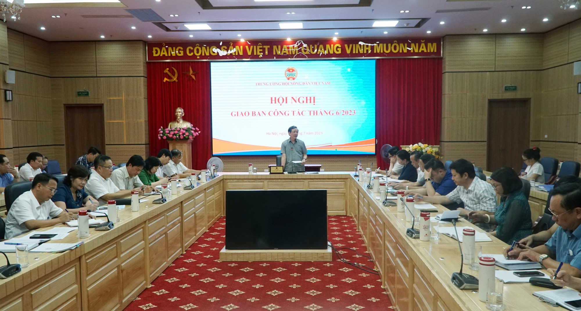 Chủ tịch BCH TƯ Hội NDVN Lương Quốc Đoàn đưa ra 7 nội dung, yêu cầu tại Hội nghị giao ban tháng 6  - Ảnh 1.