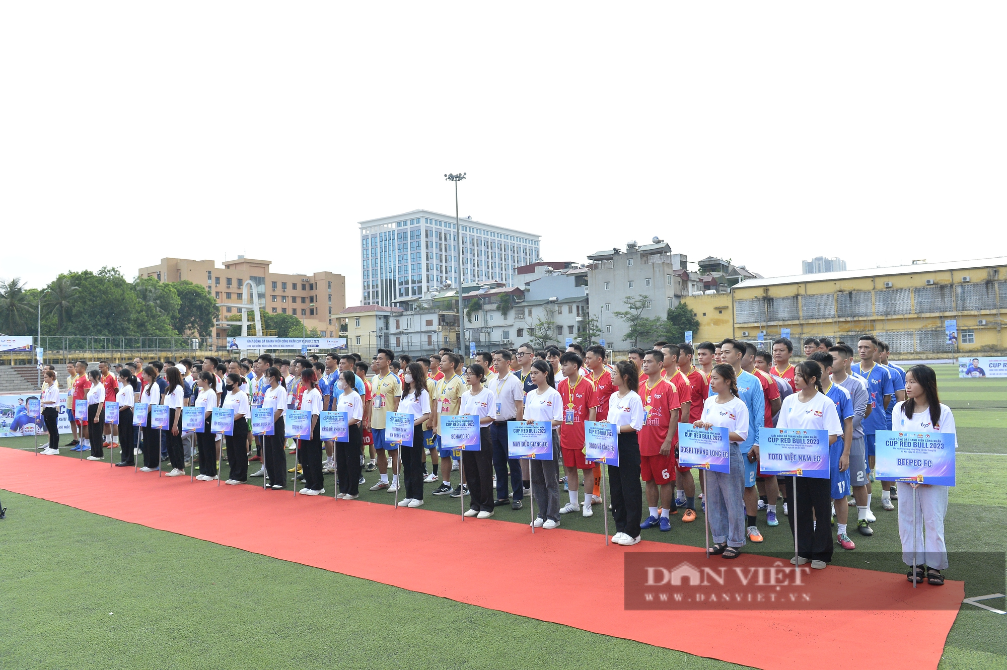 Khai mạc giải bóng đá Thanh niên Công nhân: Phần thưởng khủng trị giá hơn 500 triệu đồng cho sân chơi công nhân - Ảnh 1.