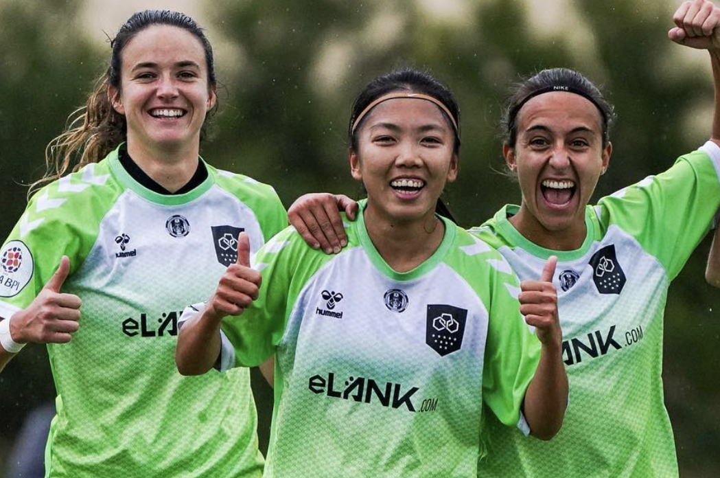 Huỳnh Như tiếp tục gắn bó với Lank FC, nhận lương 44 triệu đồng/tháng? - Ảnh 1.