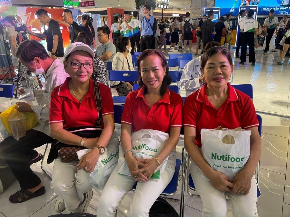 Hàng ngàn người dùng xếp hàng trải nghiệm tại Triển lãm Viện Nghiên cứu Dinh dưỡng Nutifood Thụy Điển - Ảnh 7.