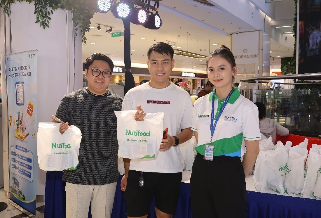Hàng ngàn người dùng xếp hàng trải nghiệm tại Triển lãm Viện Nghiên cứu Dinh dưỡng Nutifood Thụy Điển - Ảnh 11.
