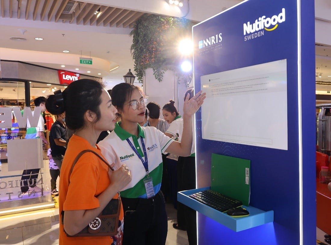 Hàng ngàn người dùng xếp hàng trải nghiệm tại Triển lãm Viện Nghiên cứu Dinh dưỡng Nutifood Thụy Điển - Ảnh 2.