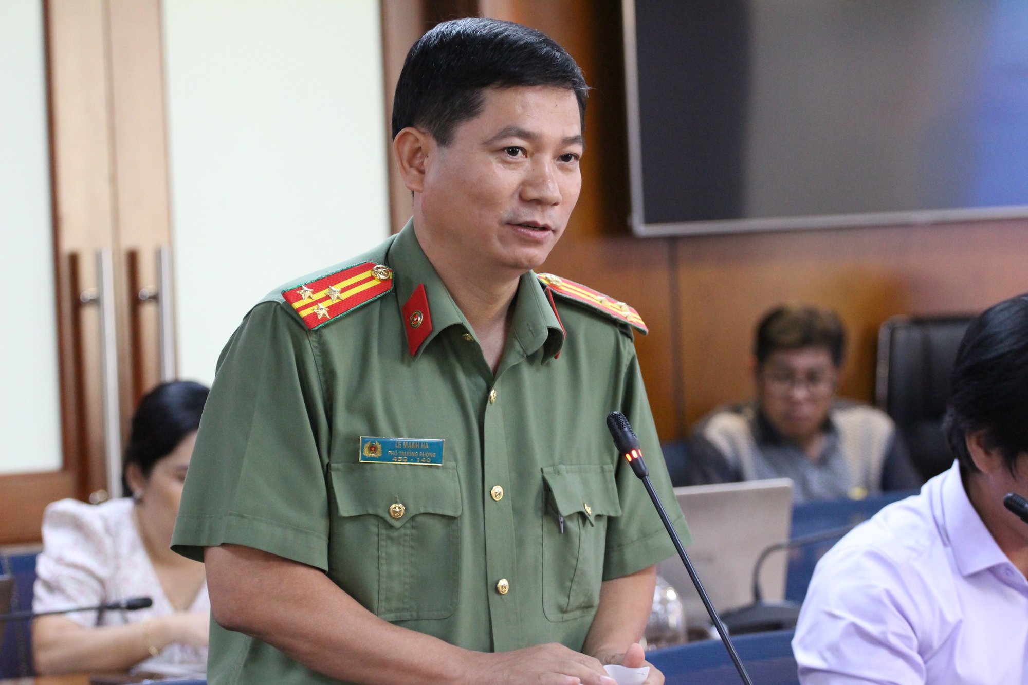 Xúi giục ông Nguyễn Minh Phúc hành động, phát ngôn phản cảm để câu tương tác - Ảnh 1.