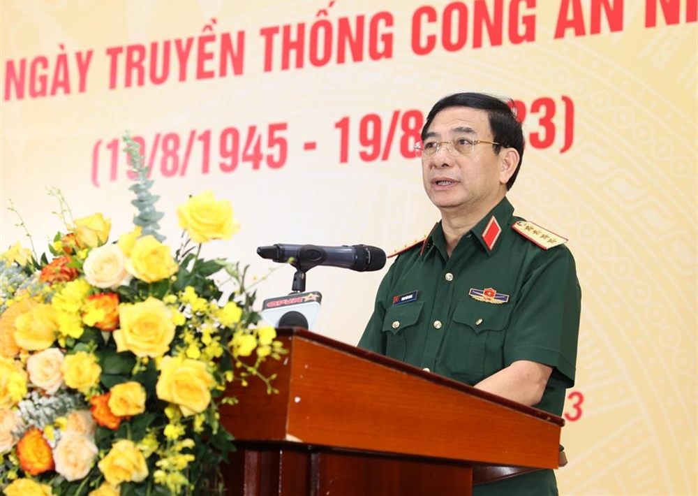 Thủ tướng và Chủ tịch nước dự buổi gặp mặt Bộ Công an - Bộ Quốc phòng - Ảnh 2.
