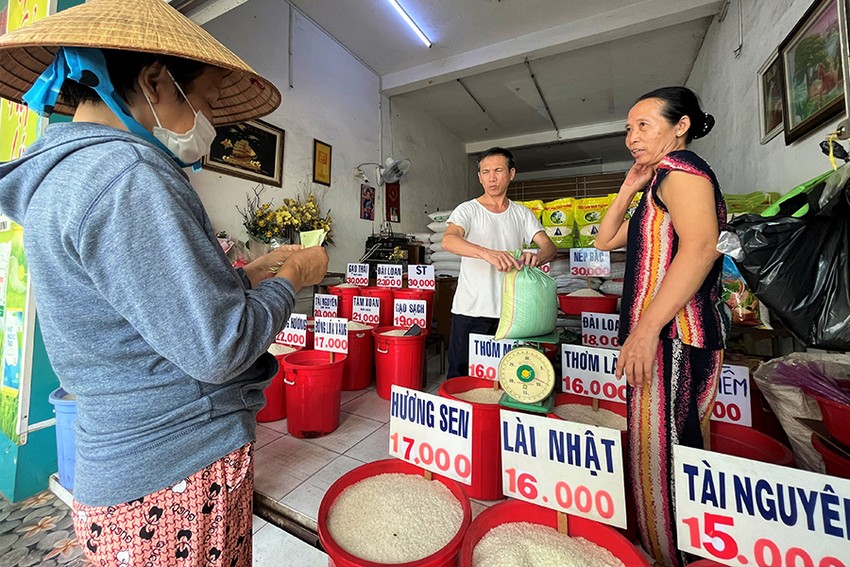 Đừng để giá gạo tăng ảo gây bất ổn thị trường - Ảnh 2.