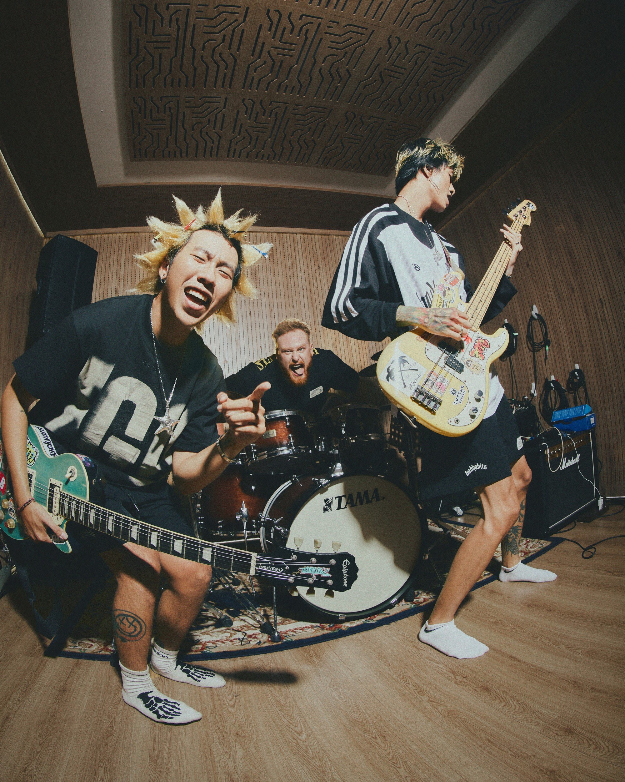 Ban nhạc rock 7UPPERCUTS: &quot;Chúng tôi may mắn khi có thể sống 100% nhờ âm nhạc&quot; - Ảnh 1.