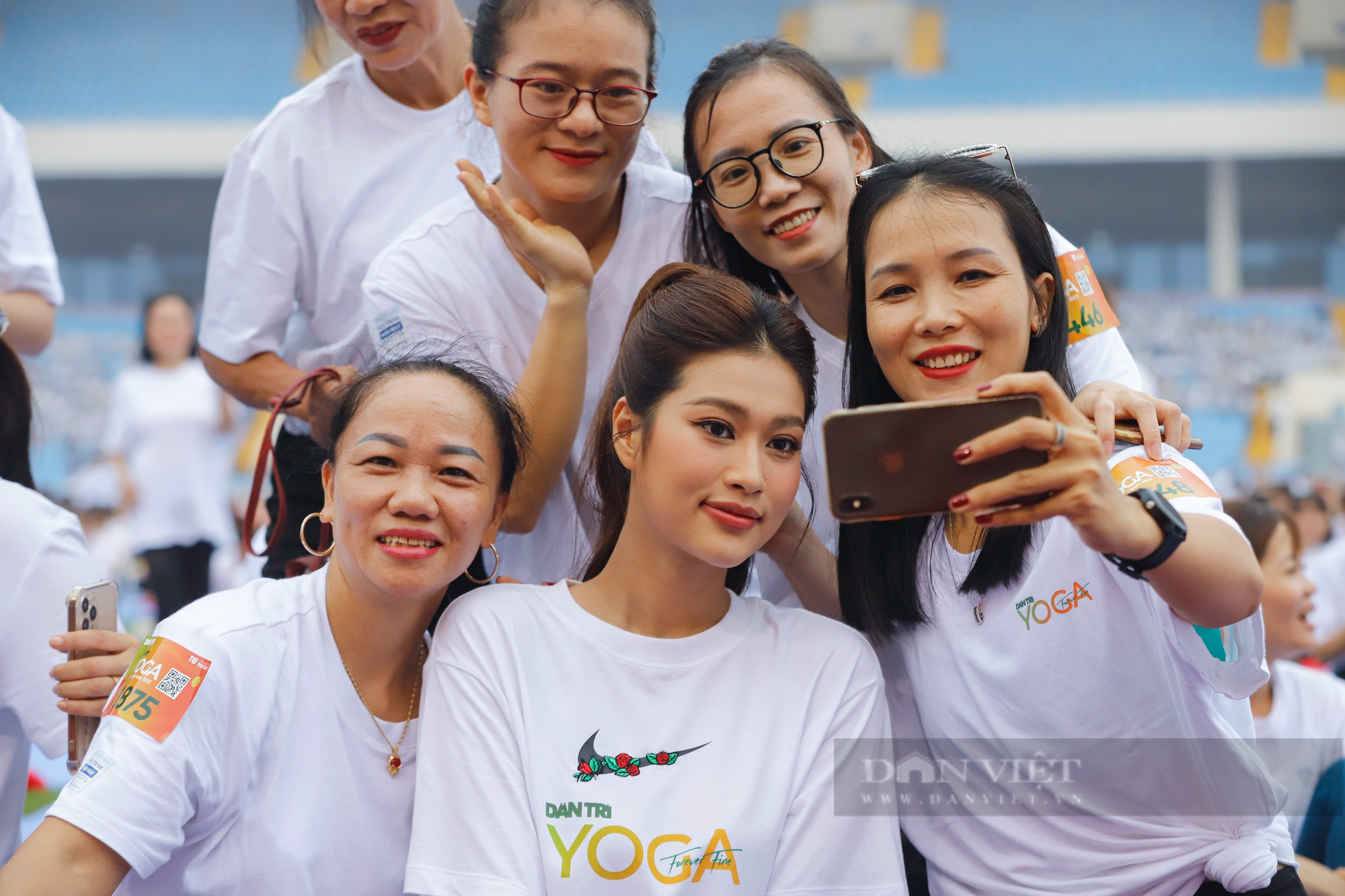 Dàn hoa hậu, á hậu Việt Nam khoe sắc trong màn đồng diễn Yoga đông người nhất Việt Nam - Ảnh 11.