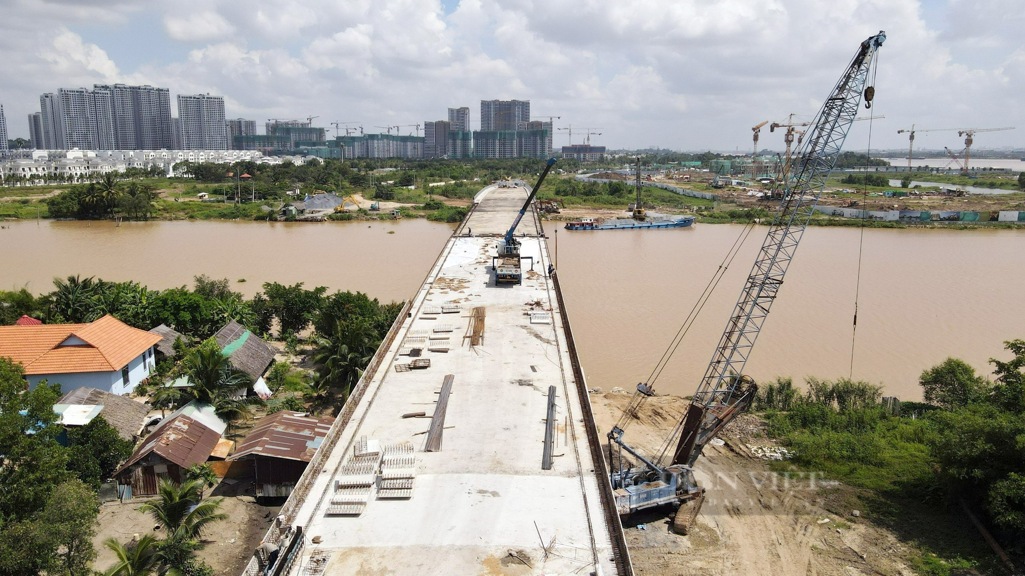 Dang dở nhiều năm, cây cầu hàng trăm tỷ đồng ở TP.Thủ Đức sắp hoàn thành - Ảnh 7.